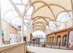 商場(chǎng)屋頂膜結(jié)構(gòu)有哪些特點(diǎn)？